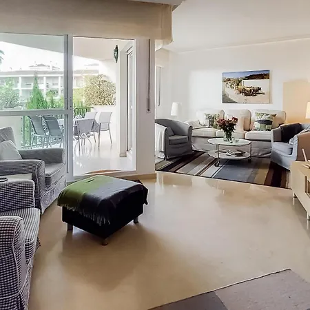 Apartment 2 Bedroom Lovely In