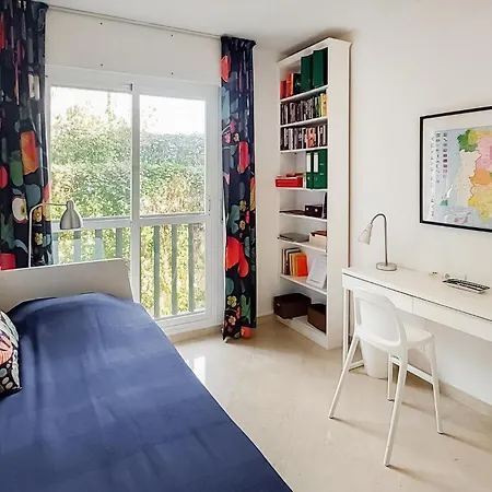 Apartment 2 Bedroom Lovely In
